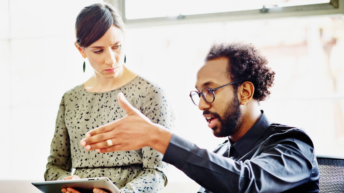 contingency-theory-of-leadership-leader-coaching-his-employee