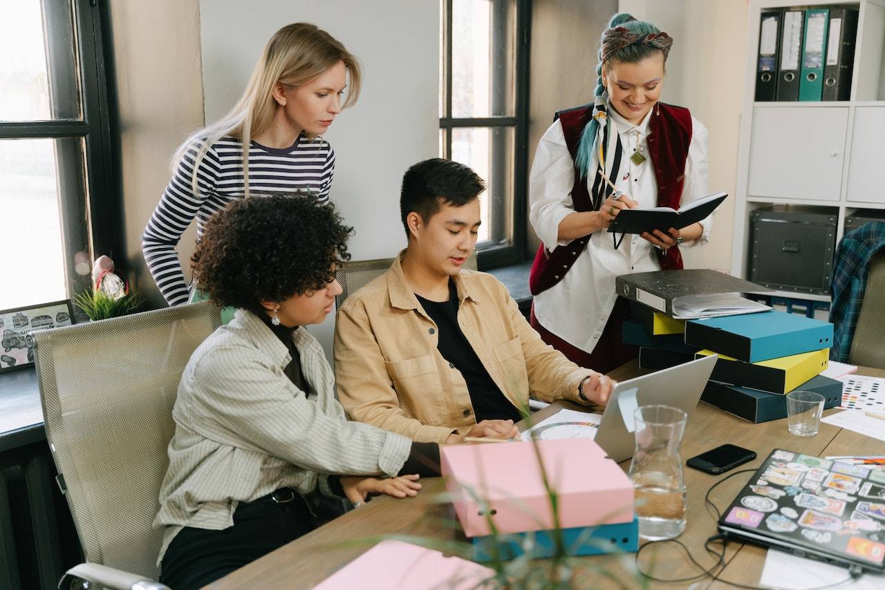 team-of-people-working-together-intrinsic-rewards